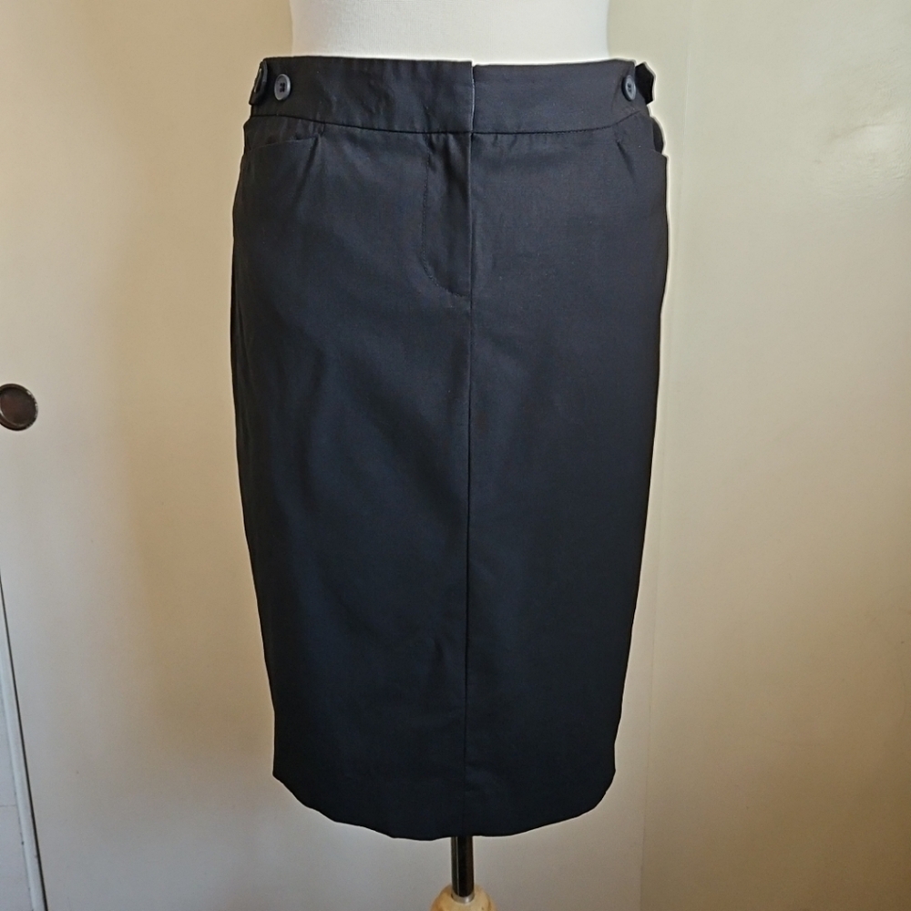 Club Monaco Wool Blend Classic Black Pencil Skirt Pleated Back Knee Length Sz 4